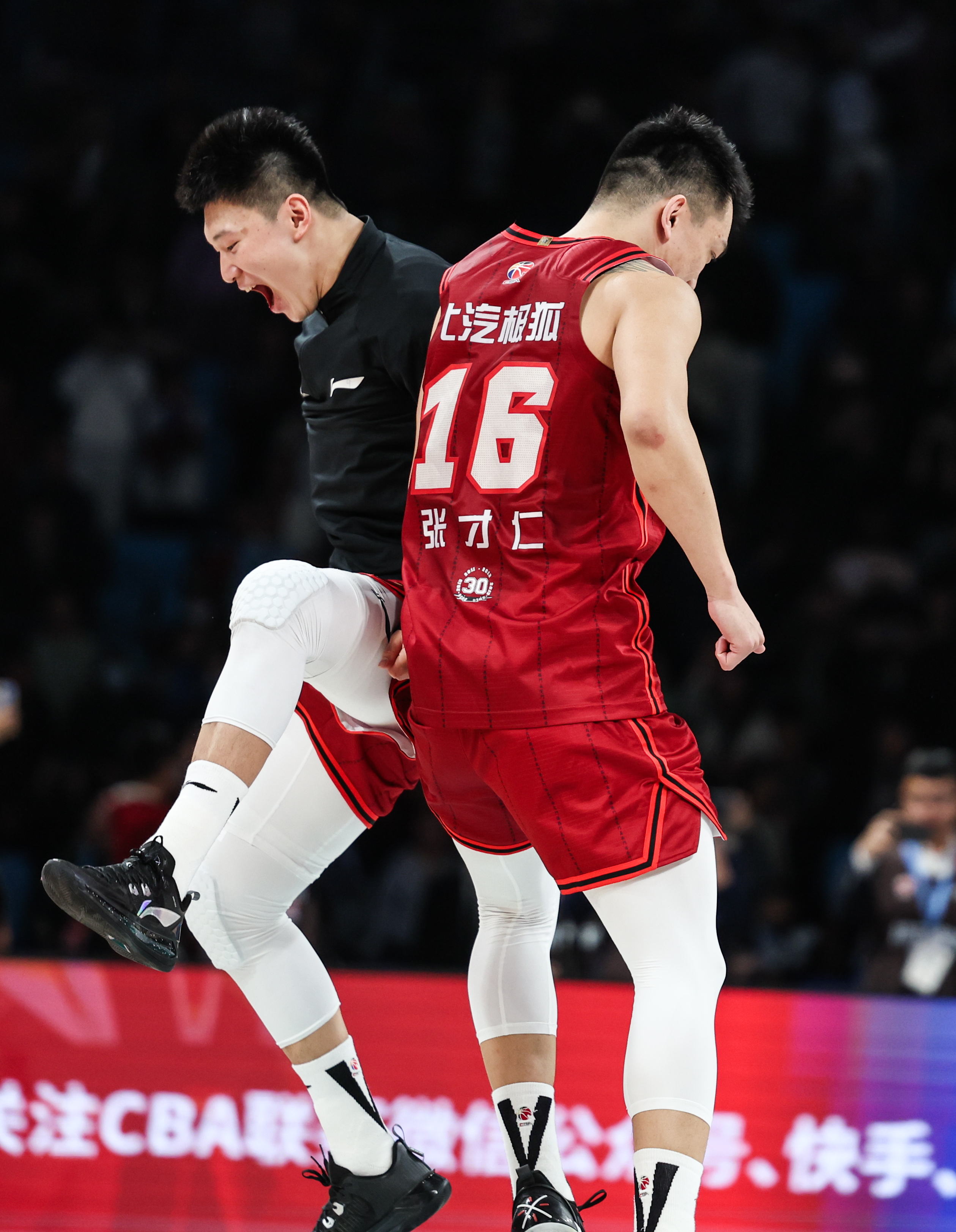 包含转会期突围战来临，波尔图围绕CBA常规赛回应争议，信心回归，年轻球员得到机会的词条